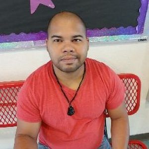 Meet your Posher, Yves